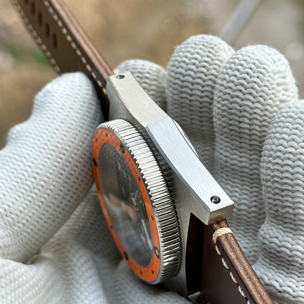 Side profile of the STEELDIVE SD2213 showing the coin-edge bezel and brushed case