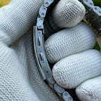 Folding clasp detail on the STEELDIVE SD2211 steel tank bracelet