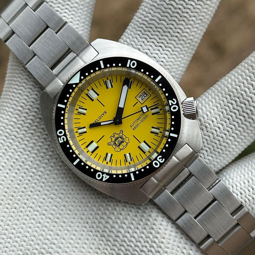 STEELDIVE SD1977T yellow dial and steel bracelet, angled view