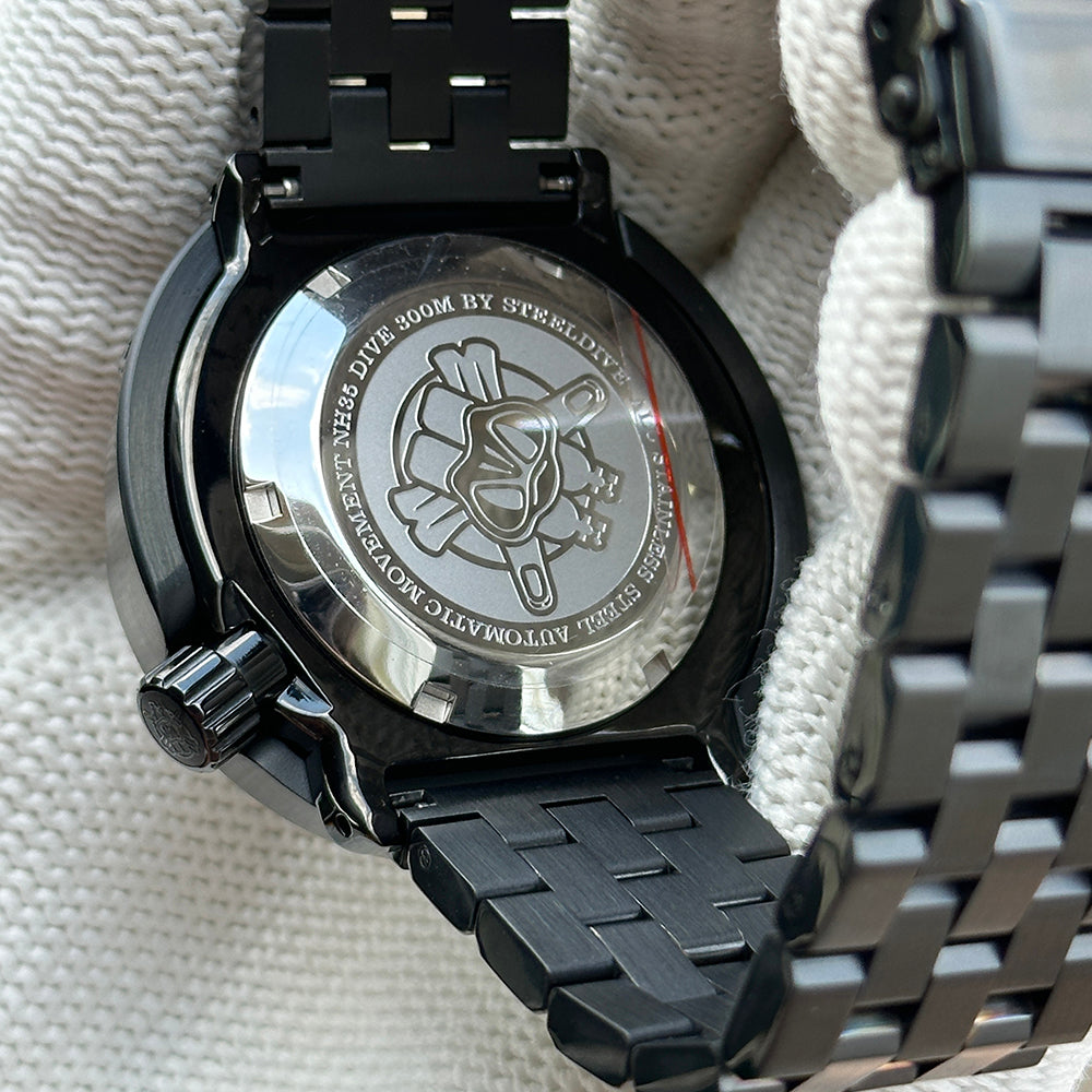 Engraved caseback of the STEELDIVE SD1975XV reading Dive 300M by SteelDive