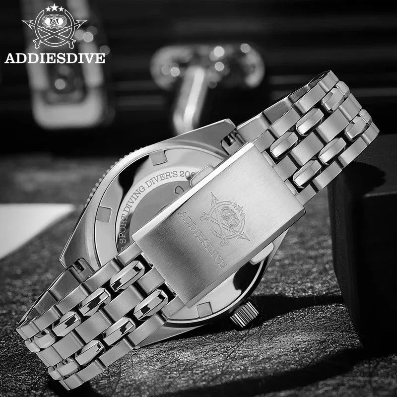 ADDIESDIVE AD2033 41MM Diver's 200M quartz caseback and jubilee bracelet showing engraved ADDIESDIVE clasp