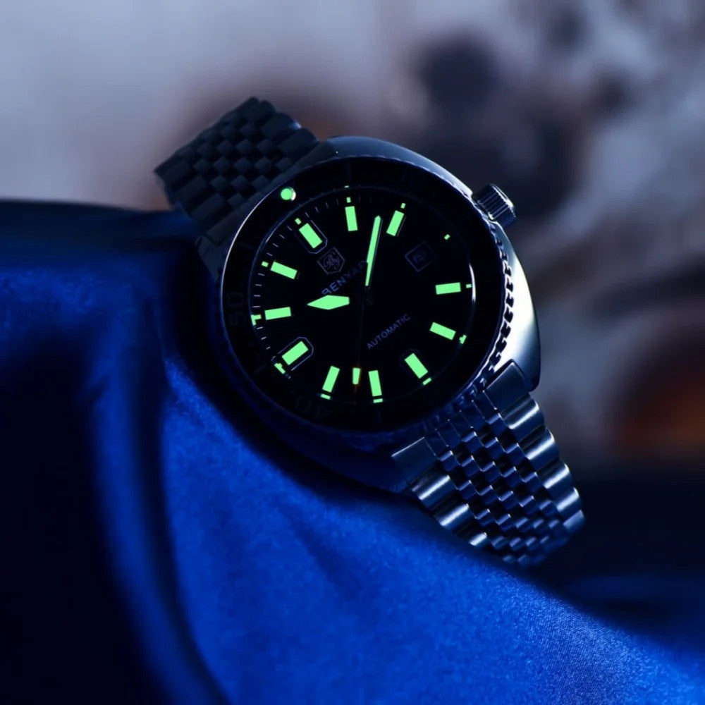 BENYAR BY-5211 Blue Dial Automatic Watch Lifestyle Shot