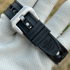 Black rubber strap of the STEELDIVE SD1957L with signed SteelDive buckle