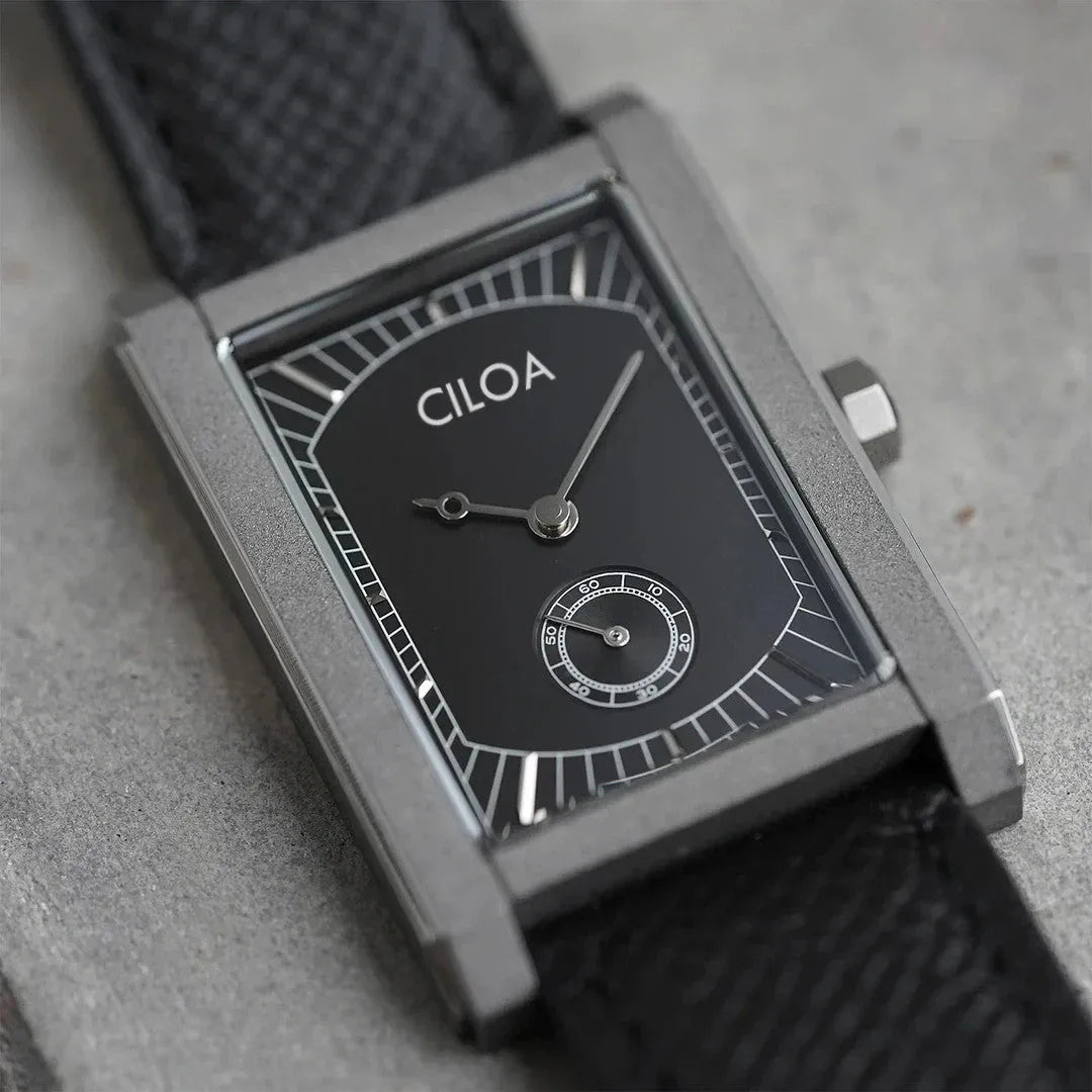 Ciloa Square Casual Simple, angled view