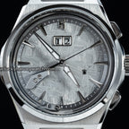 Lucky Harvey ZLS413-1 titanium watch close-up of meteorite dial and big date window