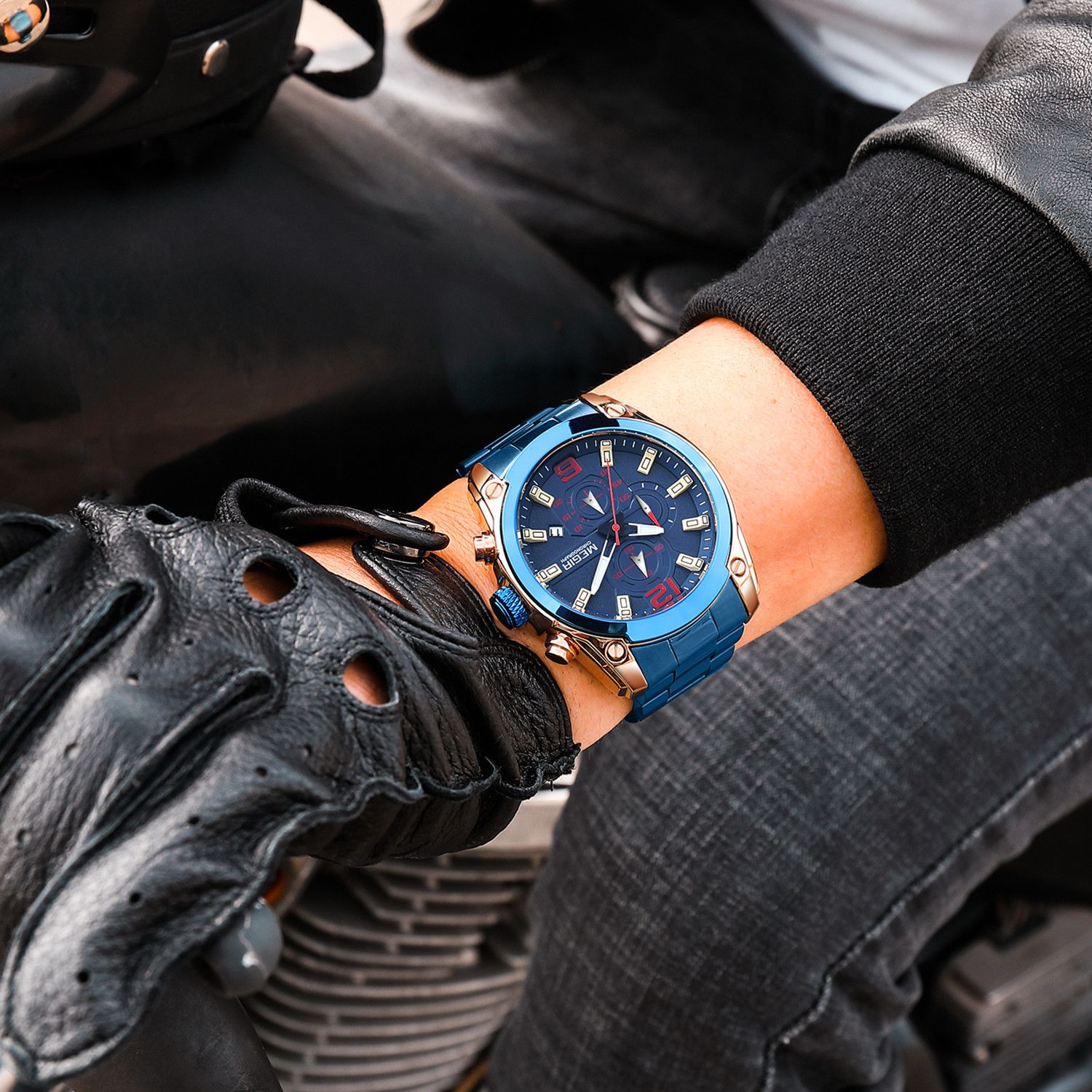 MEGIR 2063 men's chronograph watch on the wrist, rose-gold case with blue dial and blue steel bracelet