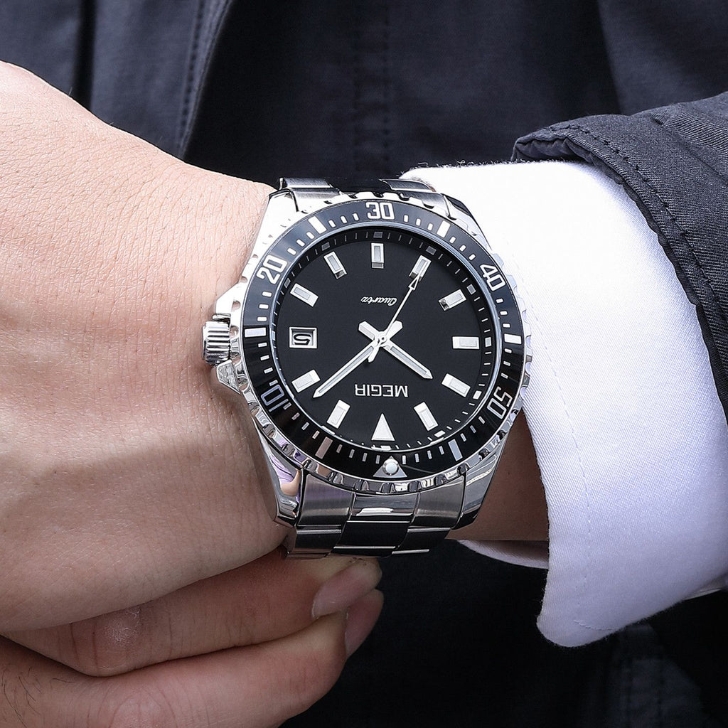 MEGIR 2064AG men's dive watch on the wrist, silver case with black dial and stainless steel bracelet