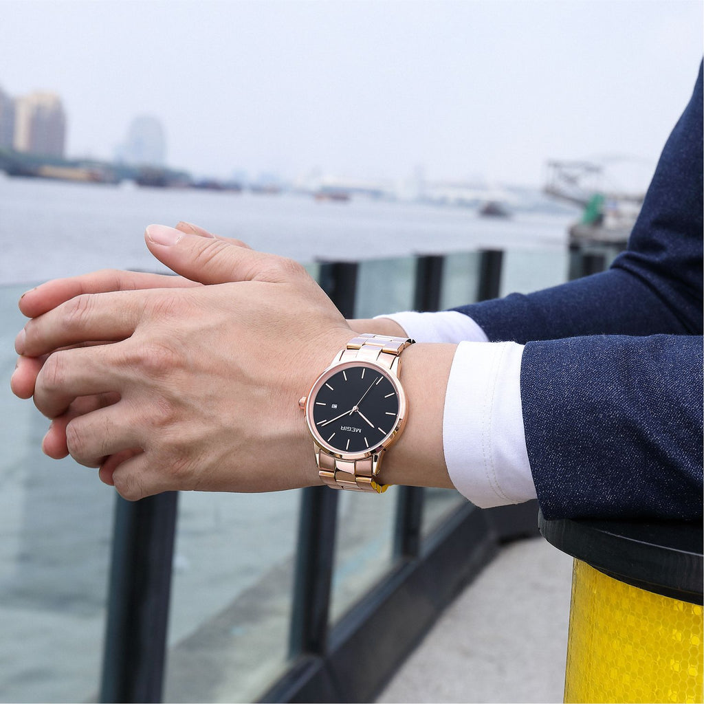 MEGIR 2164 men's dress watch on the wrist, rose-gold case with black dial and rose-gold bracelet