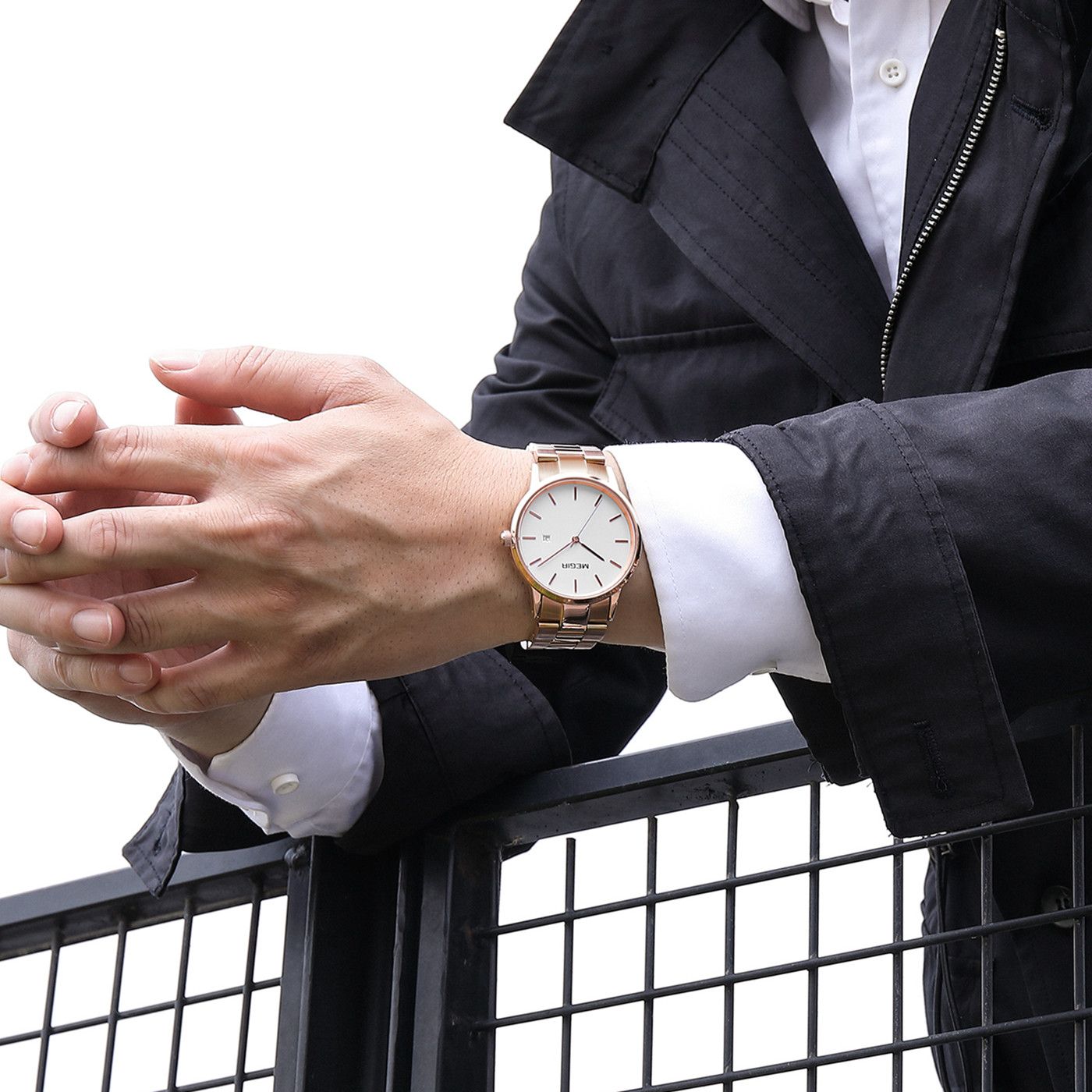 MEGIR 2164 men's dress watch on the wrist, rose-gold case with white dial and rose-gold bracelet