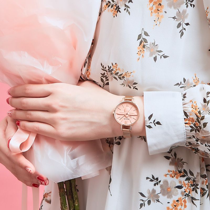 MEGIR 7009 quartz watch on the wrist, rose-gold mesh bracelet and pink bee dial