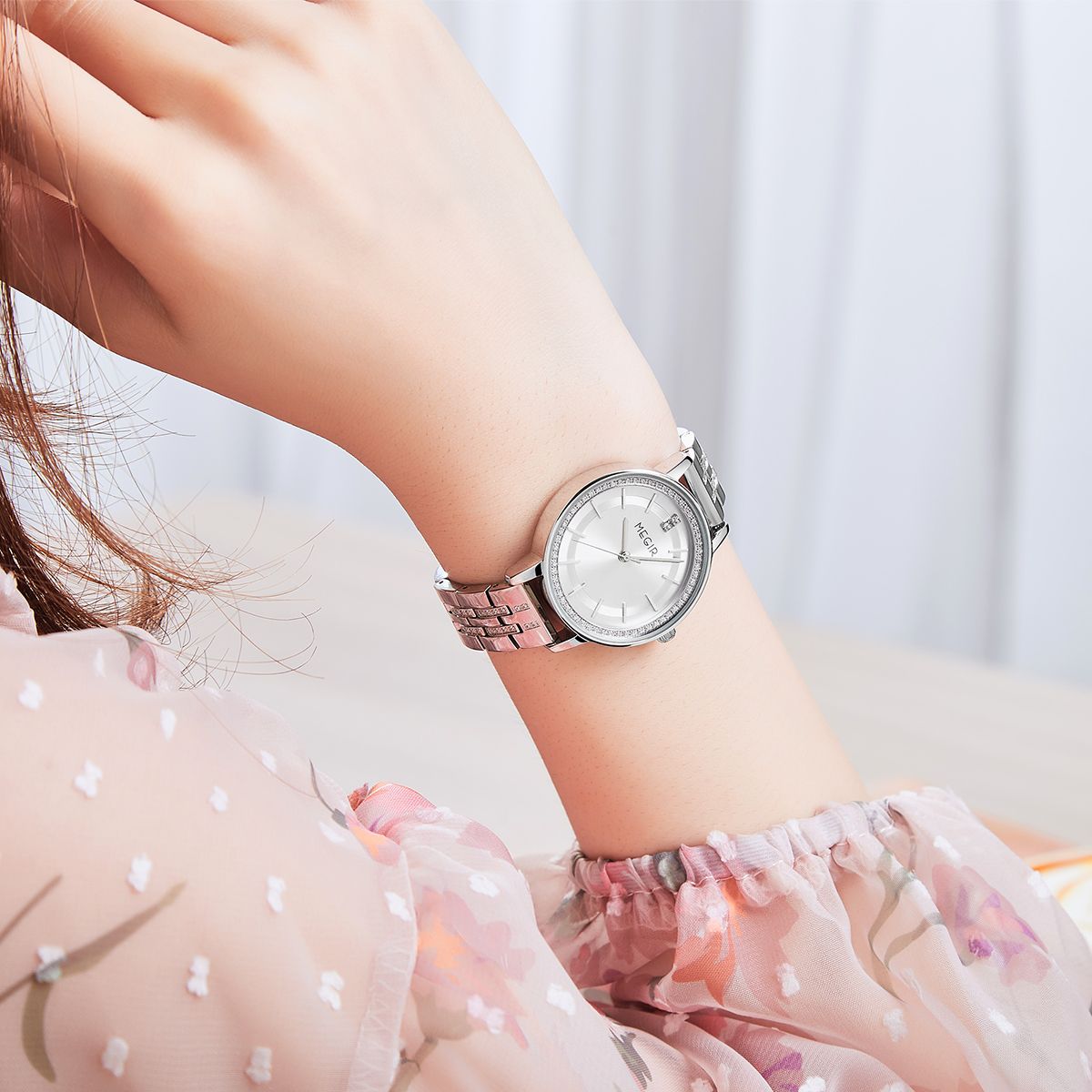MEGIR 7012 quartz watch on the wrist, silver case, silver-white dial and silver bracelet, with floral dress