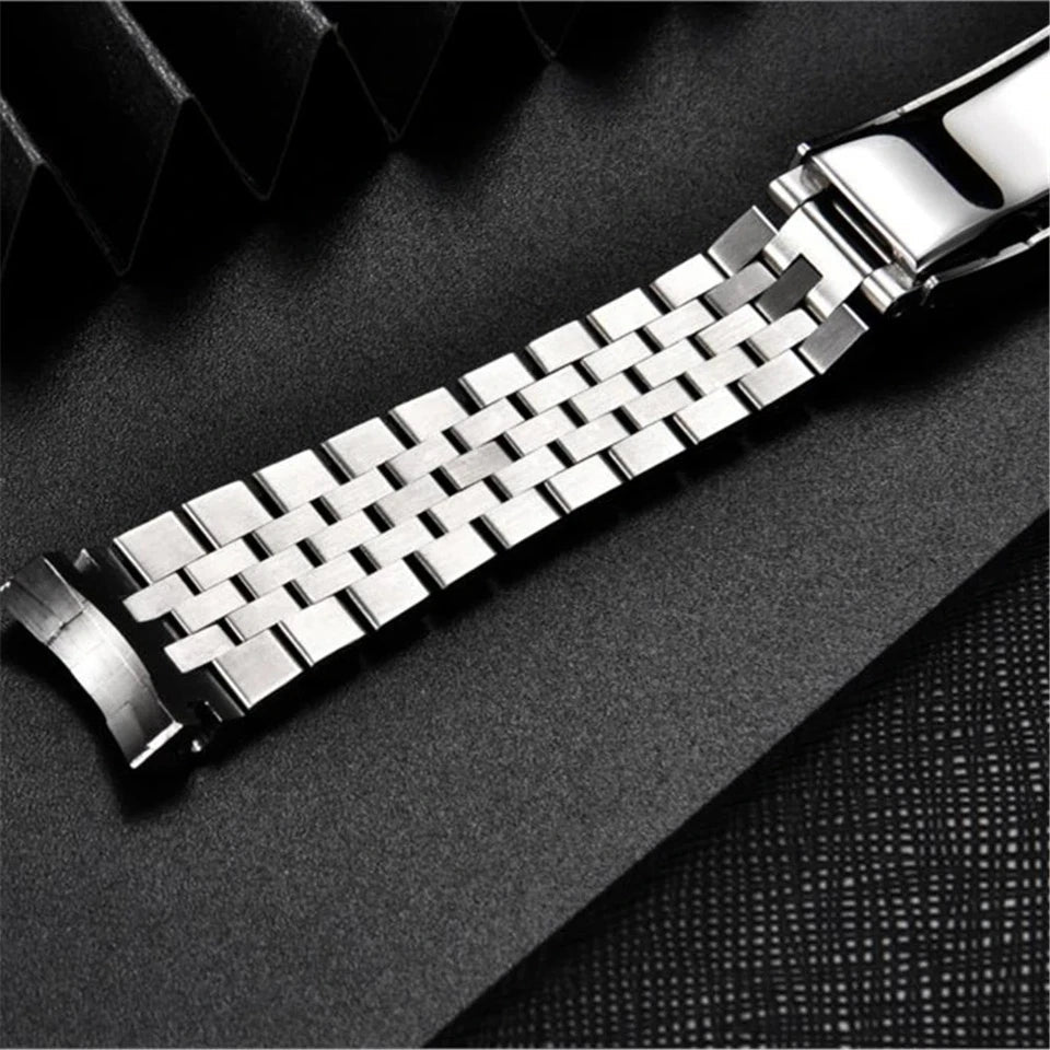 PAGANI DESIGN stainless steel jubilee bracelet five-link weave detail close-up