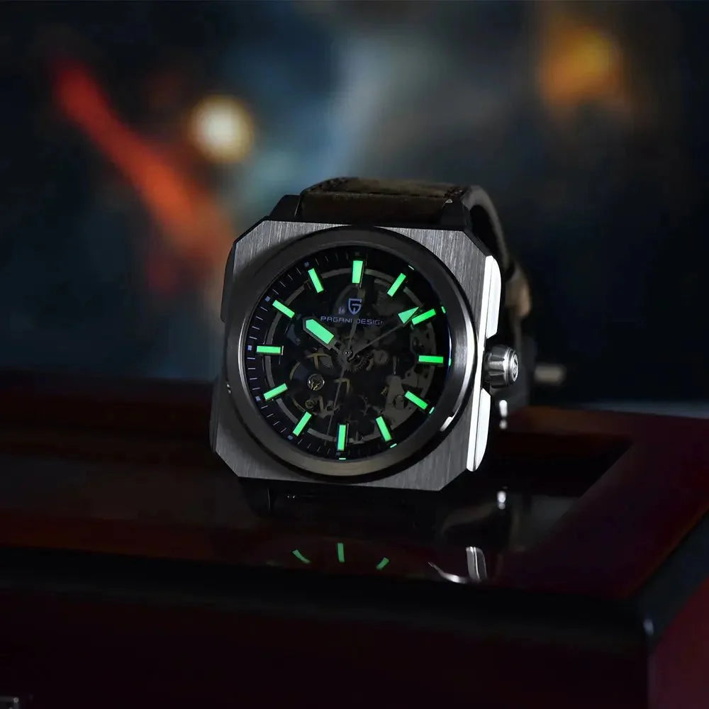 Pagani Design PD-1791 lume demonstration: green luminous hands and hour markers glowing in the dark