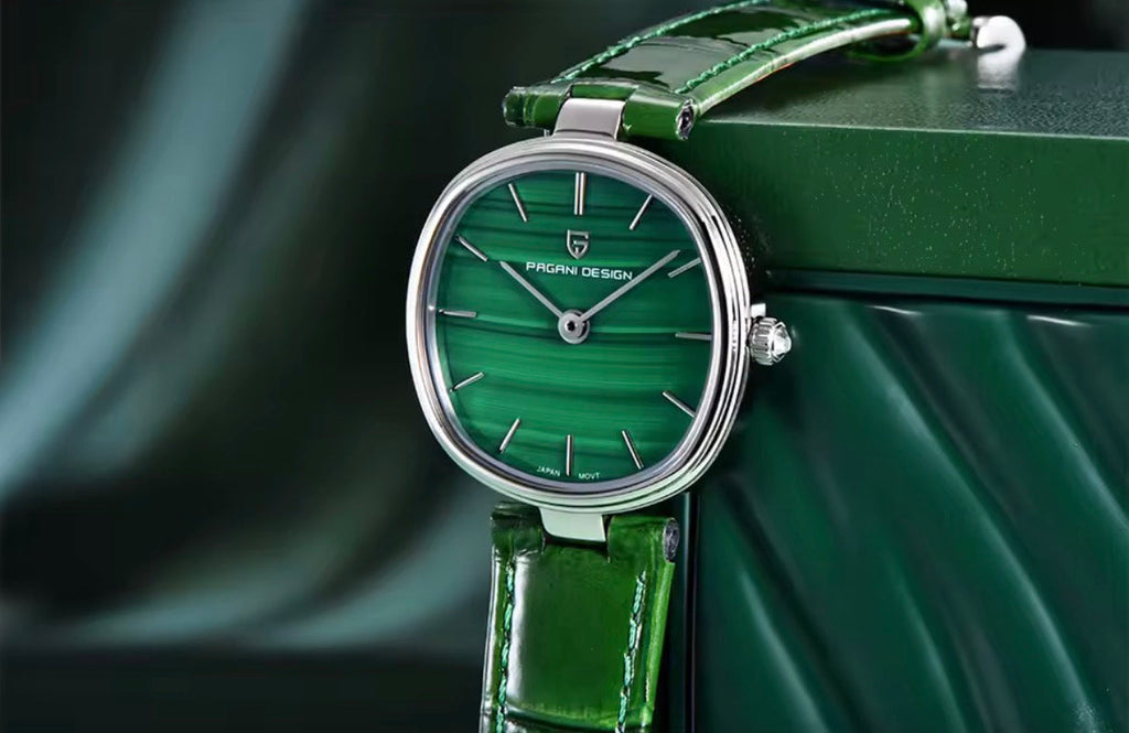 Pagani Design PD-1825 malachite dial close angle showing stone grain and applied stick markers