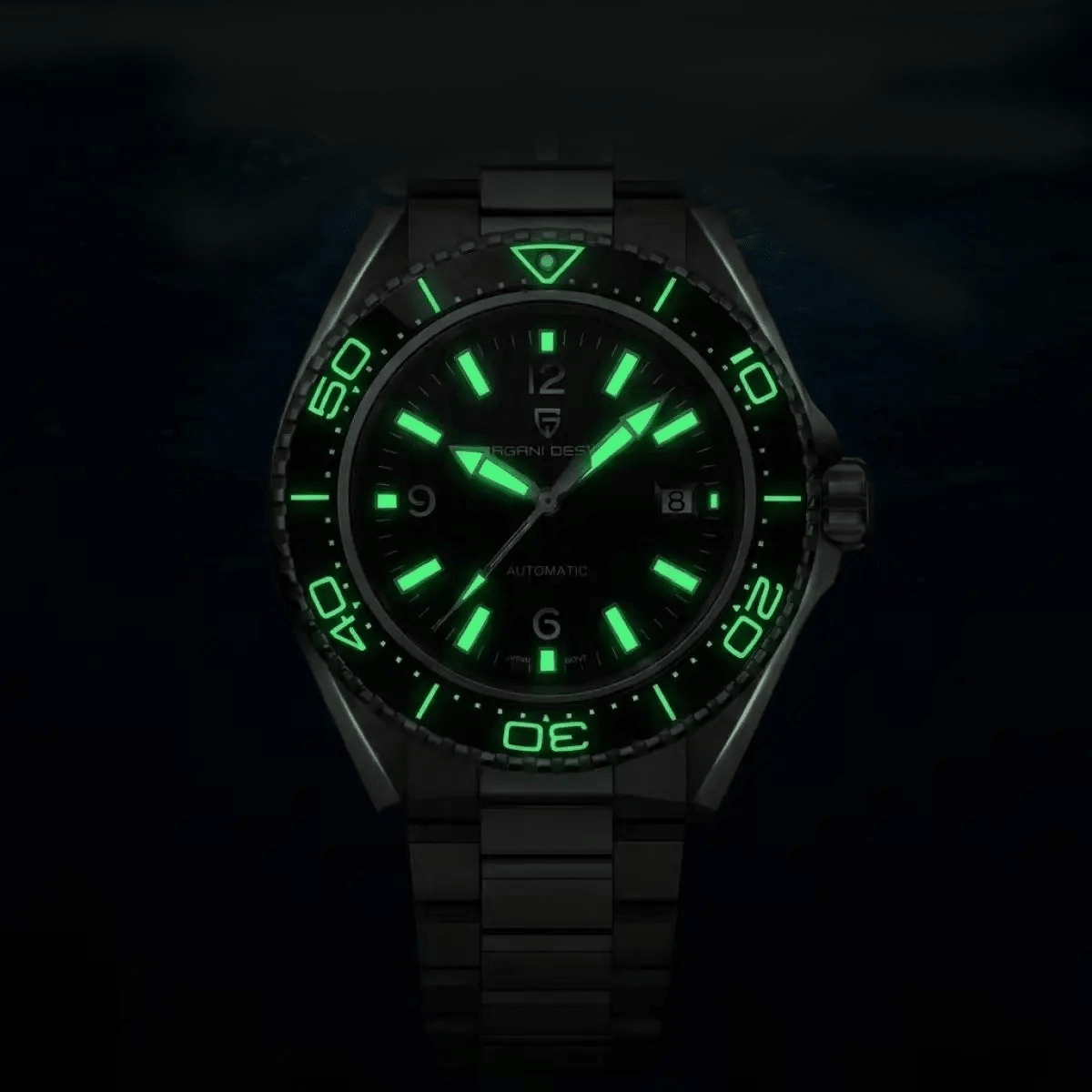 Pagani Design PD-YS034 lume test: green glowing markers, hands and bezel pip in total darkness