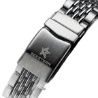 Seestern S406 macro of the stainless steel bracelet clasp with SEESTERN branding