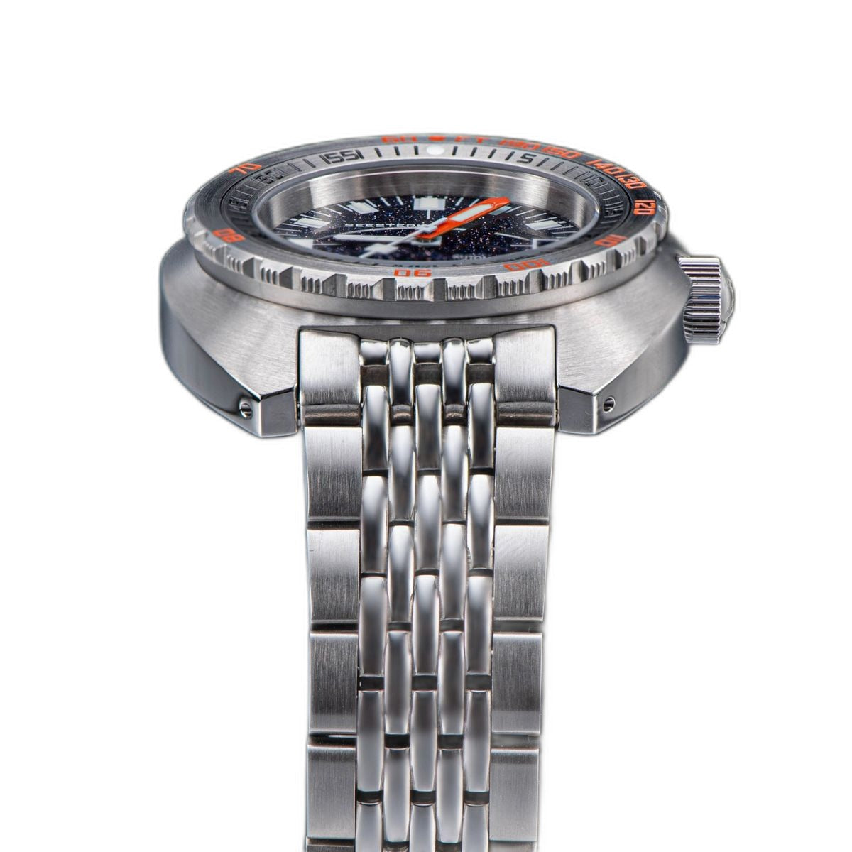 Seestern S406 profile view showing case thickness, signed crown and bracelet end links