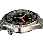 Seestern S407 automatic ceramic diver, black dial and steel bracelet, three-quarter view