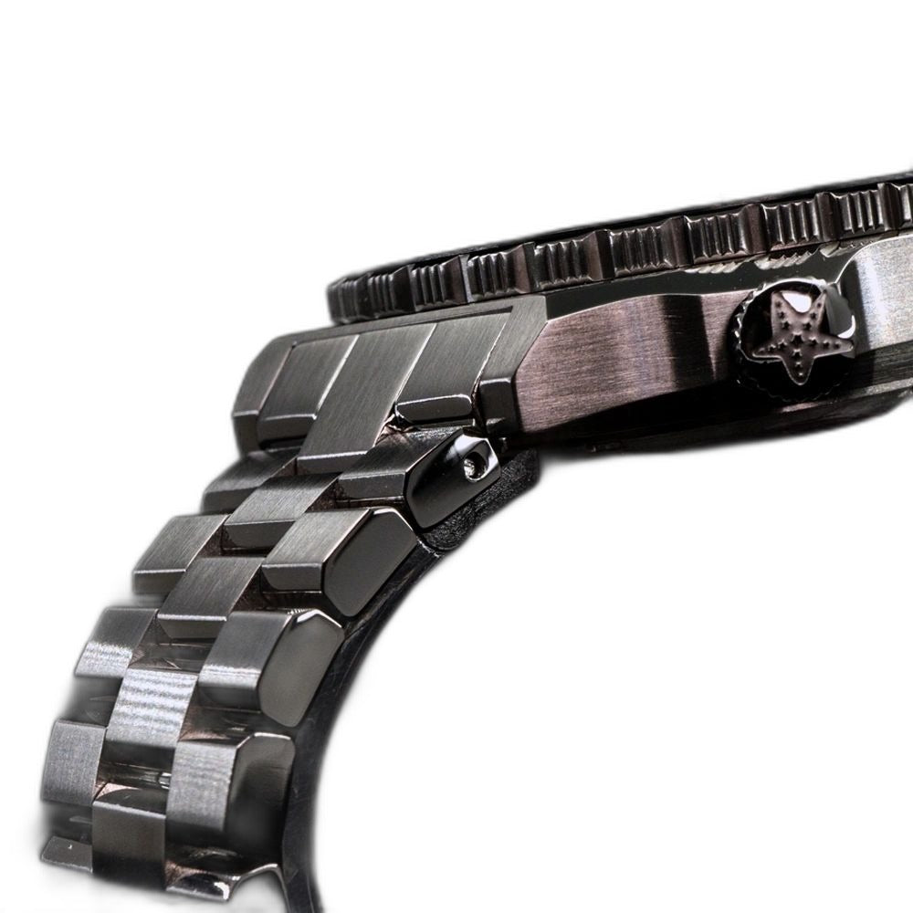 Seestern S407 diver case side detail with star-engraved crown and ceramic bezel edge