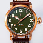 Seestern S408 macro of the green grained dial with luminous numerals and red PILOT EXTRA SPECIAL text