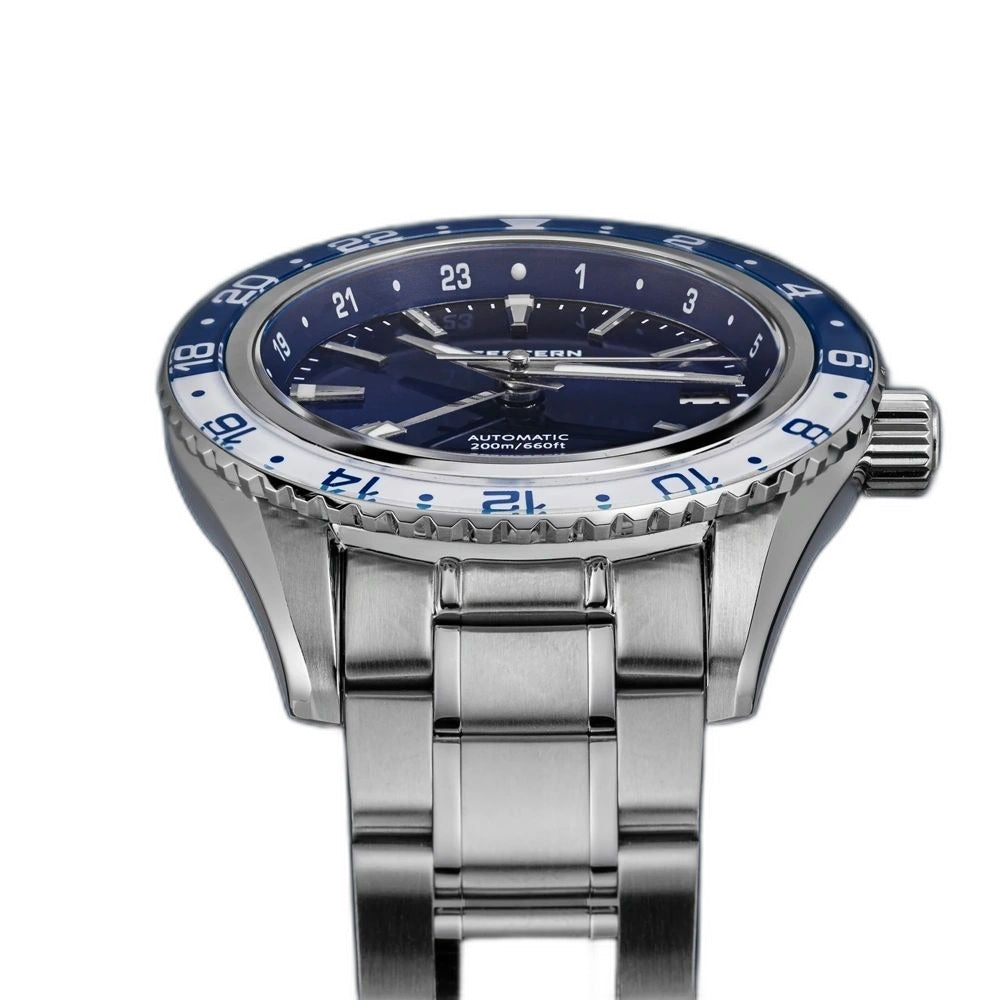 Seestern S456 navy-dial GMT side profile with blue-white 24h bezel, steel bracelet on navy