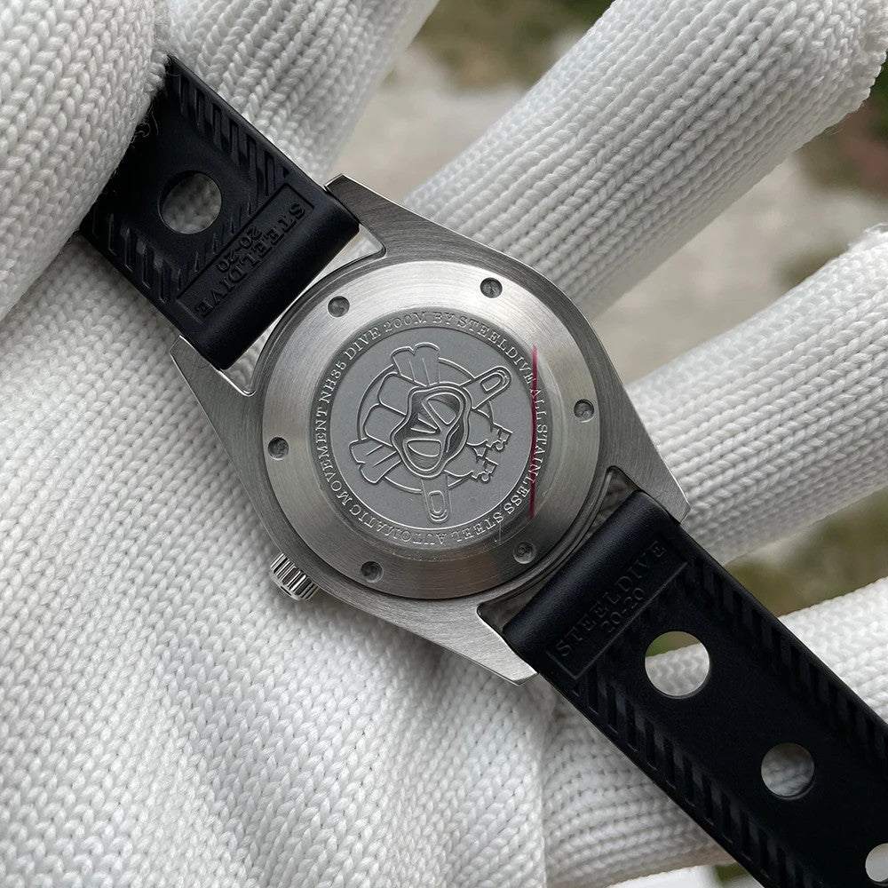 STEELDIVE SD1934 Automatic Menâ€™s Diver Watch â€“ NH35, Retro Water Ghost, caseback view