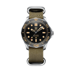 STEELDIVE SD1957 42MM Vintage NH35 Automatic with gold black dial, angled view