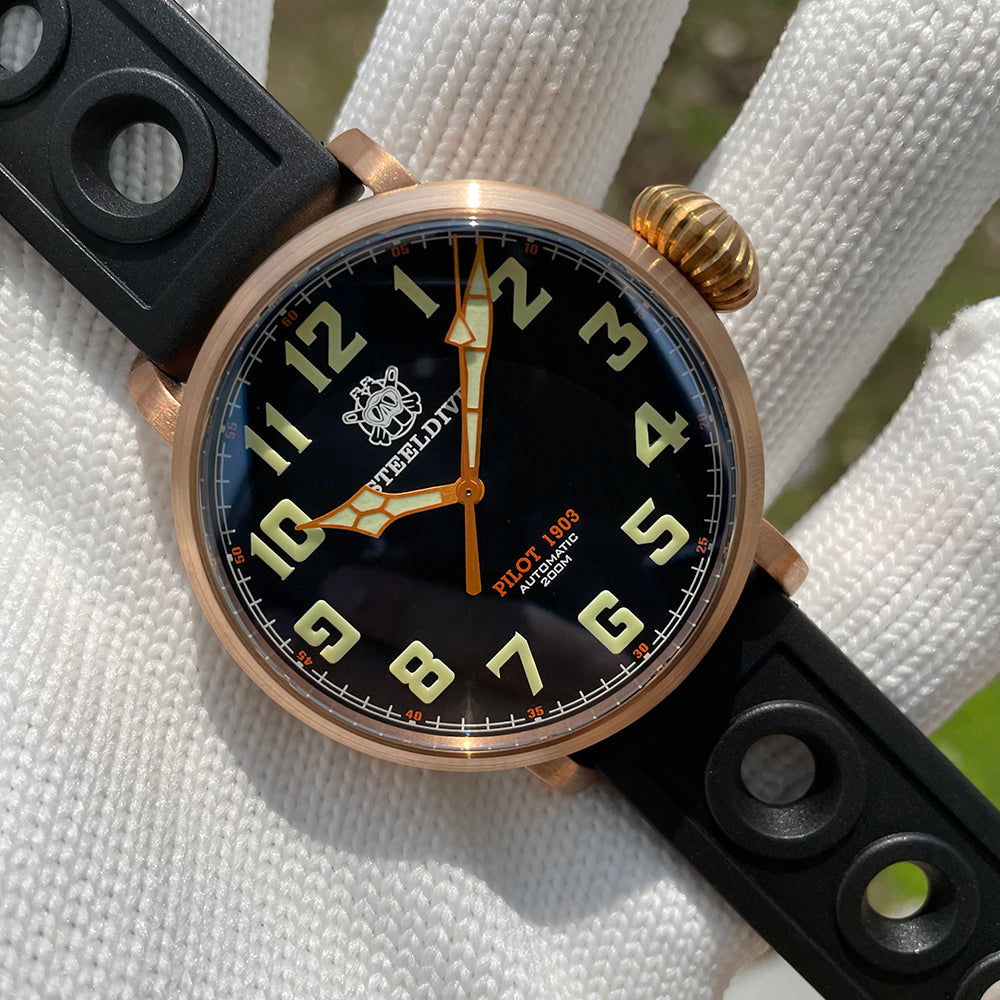 STEELDIVE SD1903S dive watch — variant 03S-C3-HR stock photo