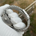 Steeldive SD1912 stainless shark mesh bracelet detail with diver clasp, side-on bracelet view