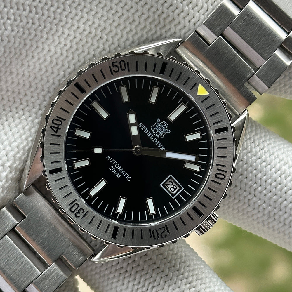 STEELDIVE SD1927 dive watch — variant 27HH-03L stock photo