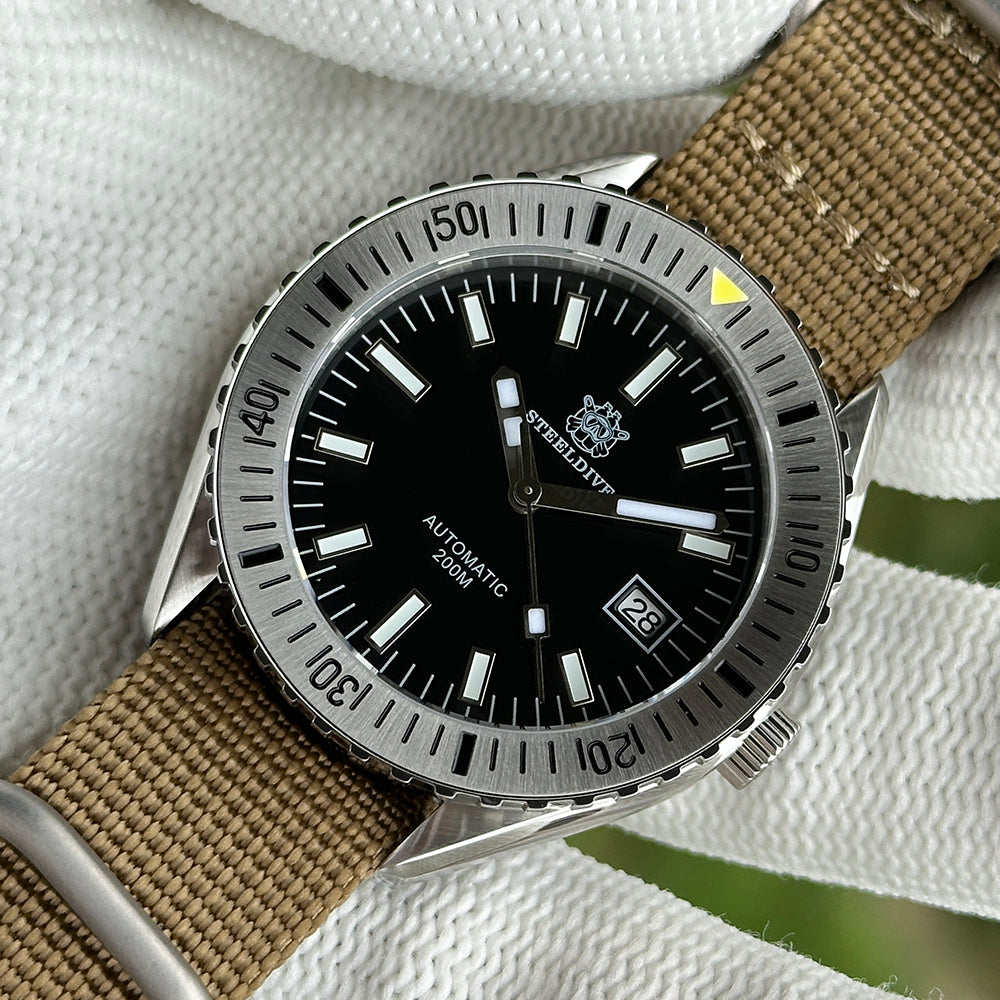 STEELDIVE SD1927 dive watch — variant 27HH-KN stock photo