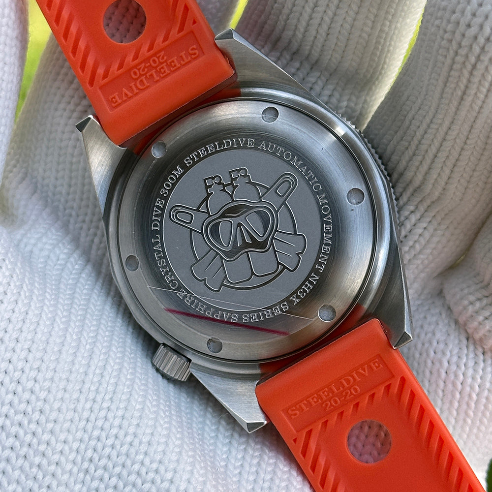 Steeldive SD1929 caseback engraved with diver helmet emblem, 300M sapphire crystal NH35 automatic markings
