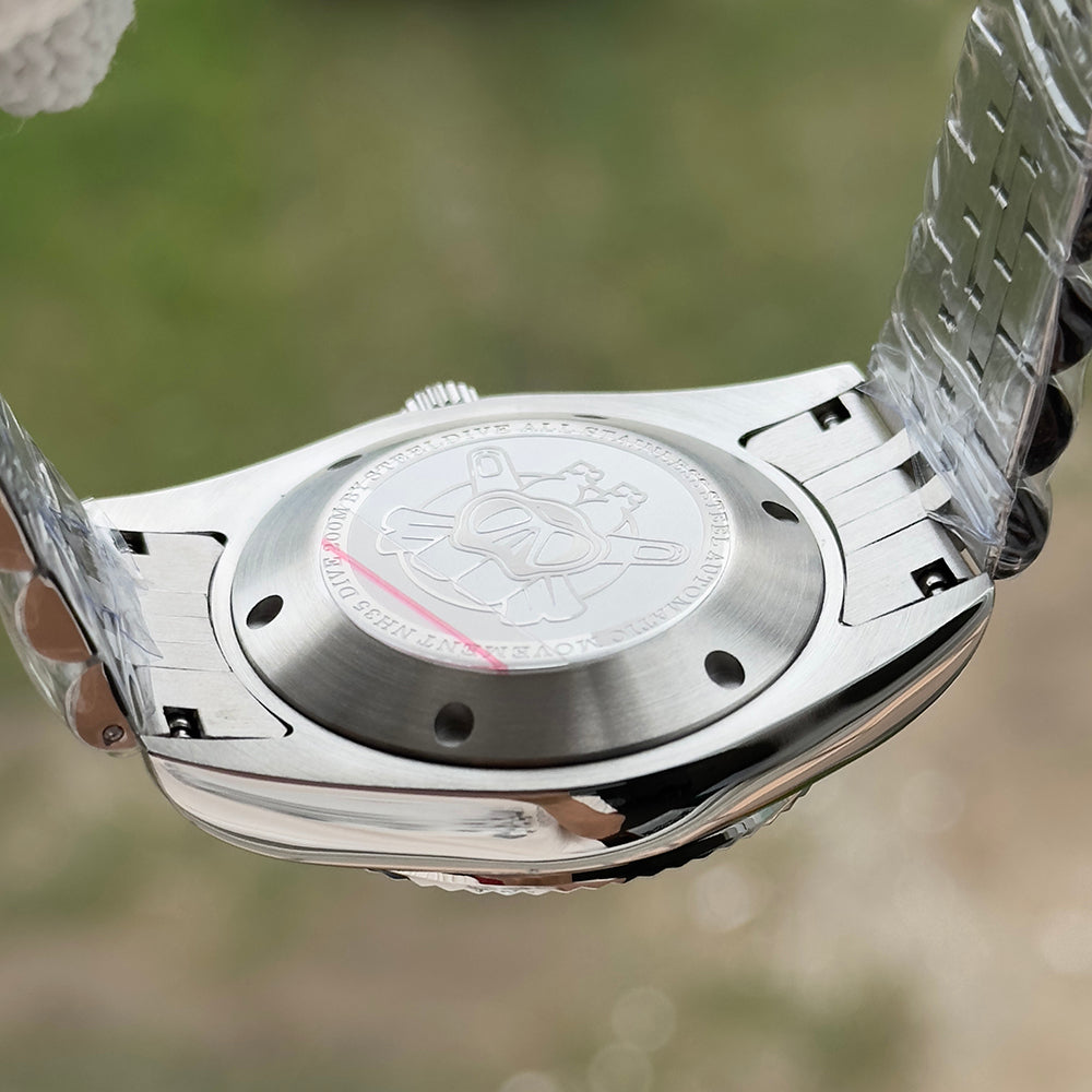 Steeldive SD1933 engraved stainless steel caseback with NH35 movement and diver helmet logo