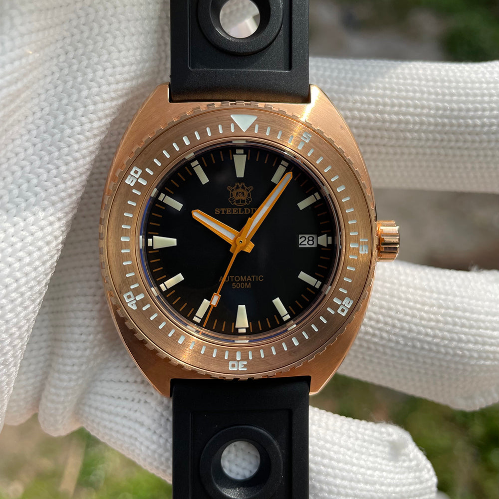STEELDIVE SD1941S dive watch — variant 41S-HR stock photo