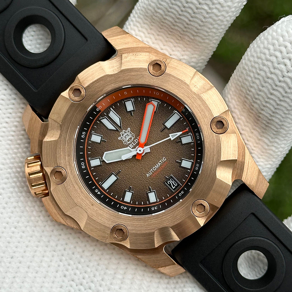 STEELDIVE SD1942S dive watch — variant 42S-HR stock photo