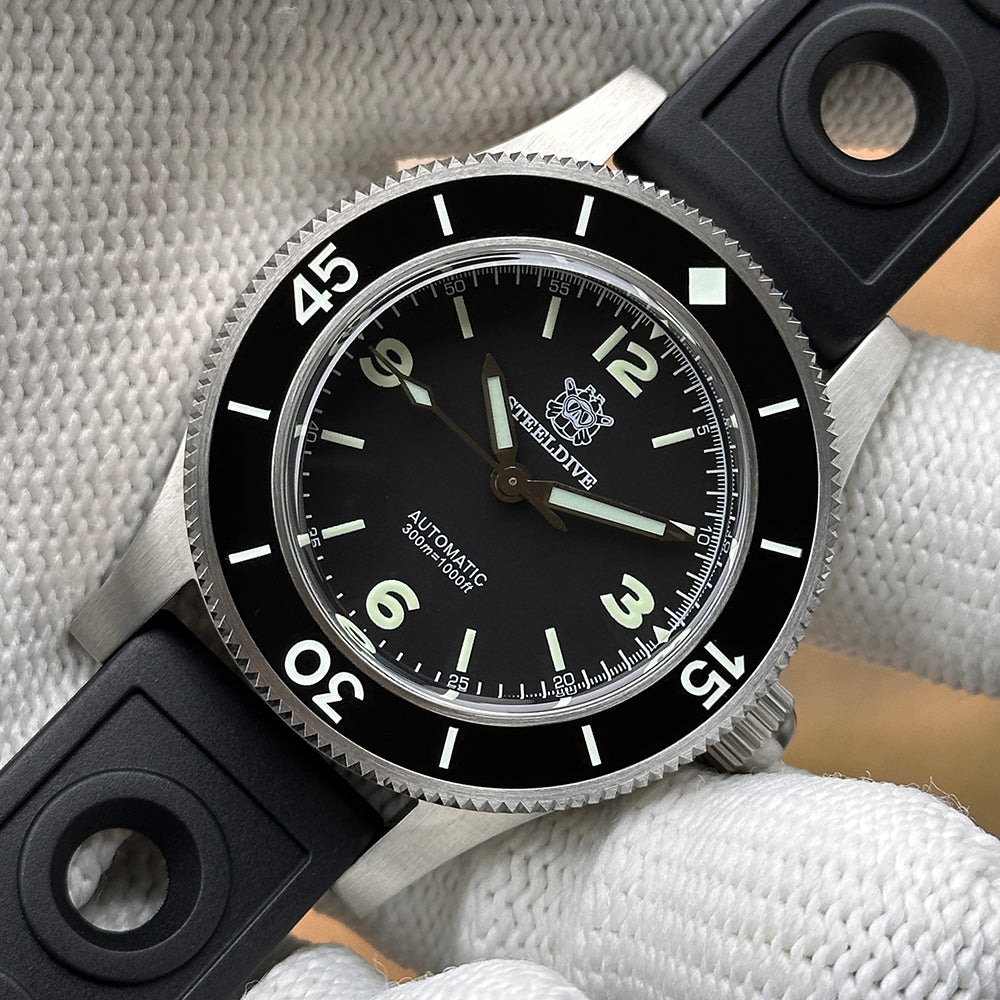 STEELDIVE SD1952 dive watch — variant 52YN-HR stock photo