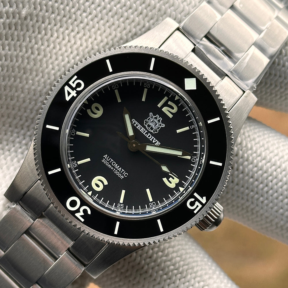 STEELDIVE SD1952 dive watch — variant 52YN-SS stock photo