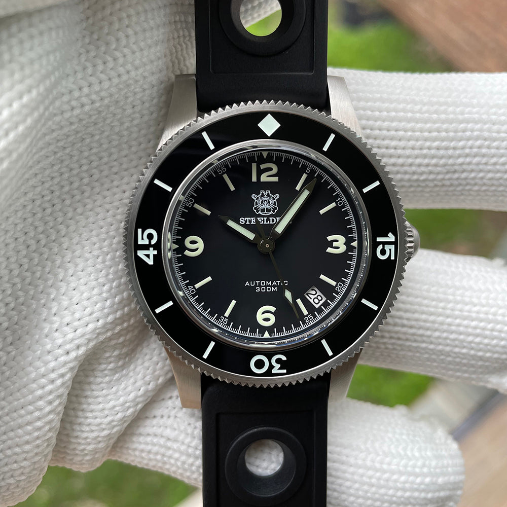 STEELDIVE SD1952 dive watch — variant 52YY-HR stock photo
