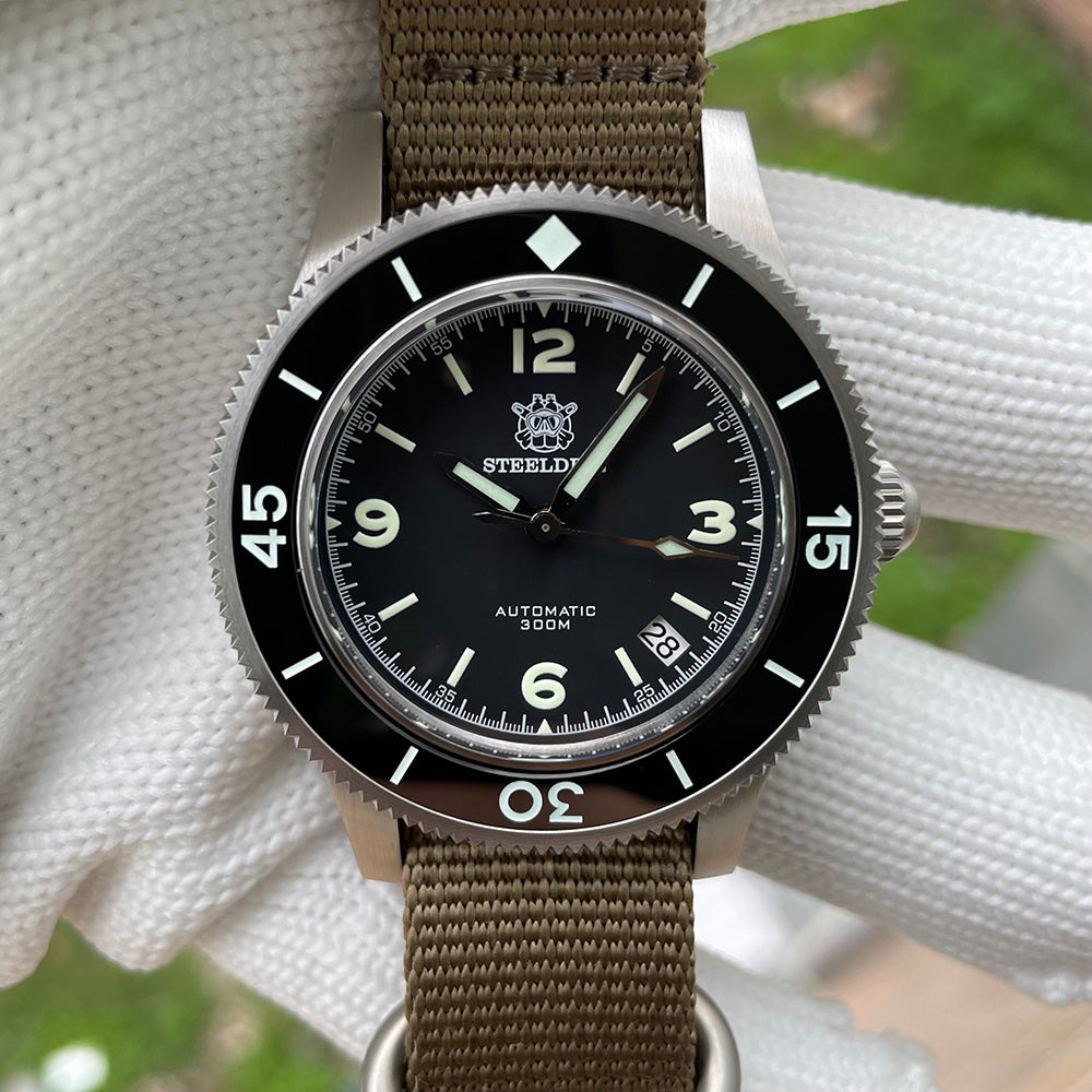 STEELDIVE SD1952 dive watch — variant 52YY-KN stock photo