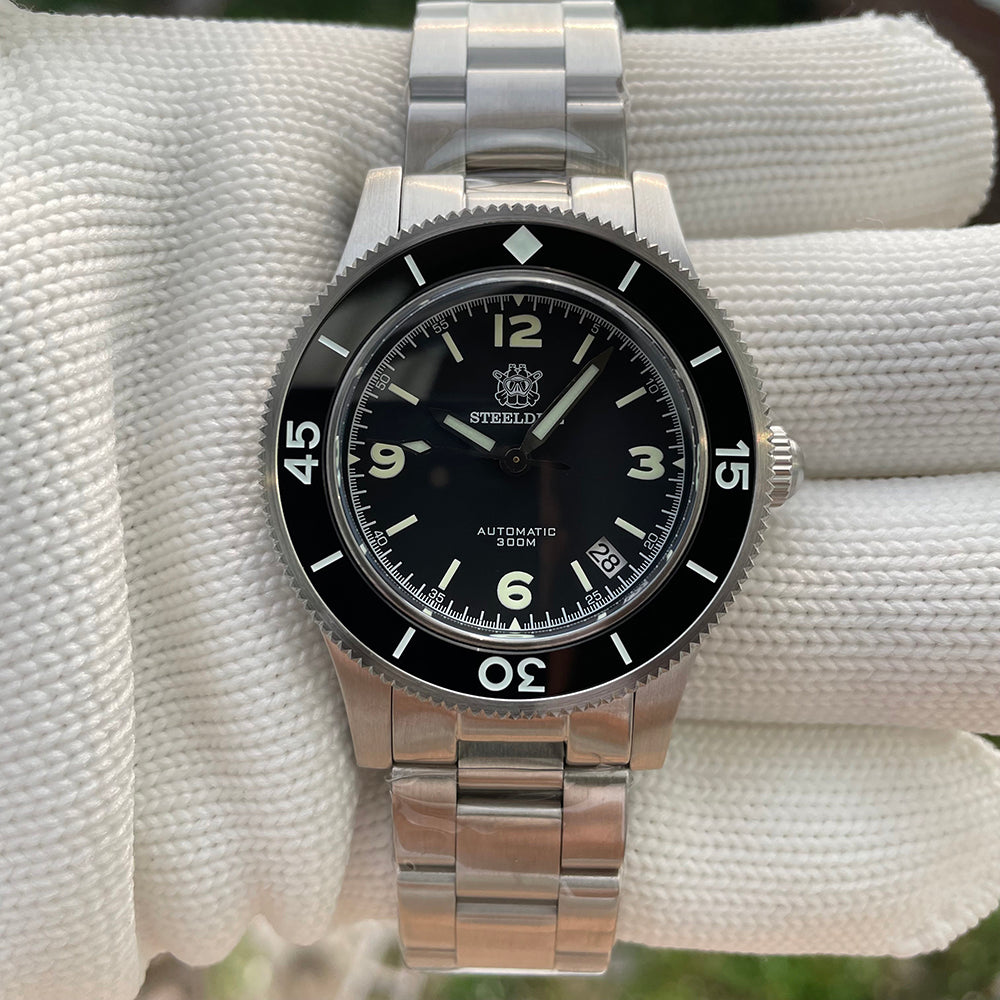 STEELDIVE SD1952 dive watch — variant 52YY-SS stock photo