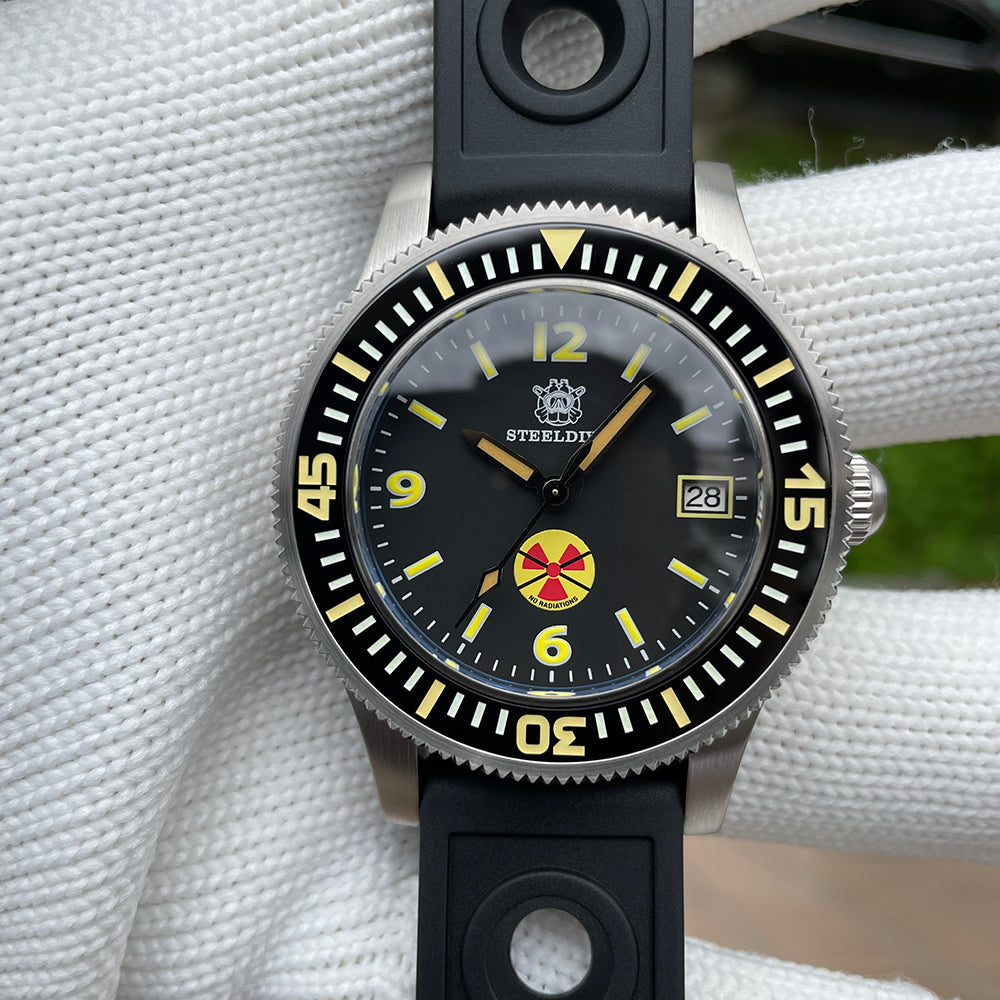 Steeldive SD1952T caseback engraving showing NH35 300M dive specs and turtle logo