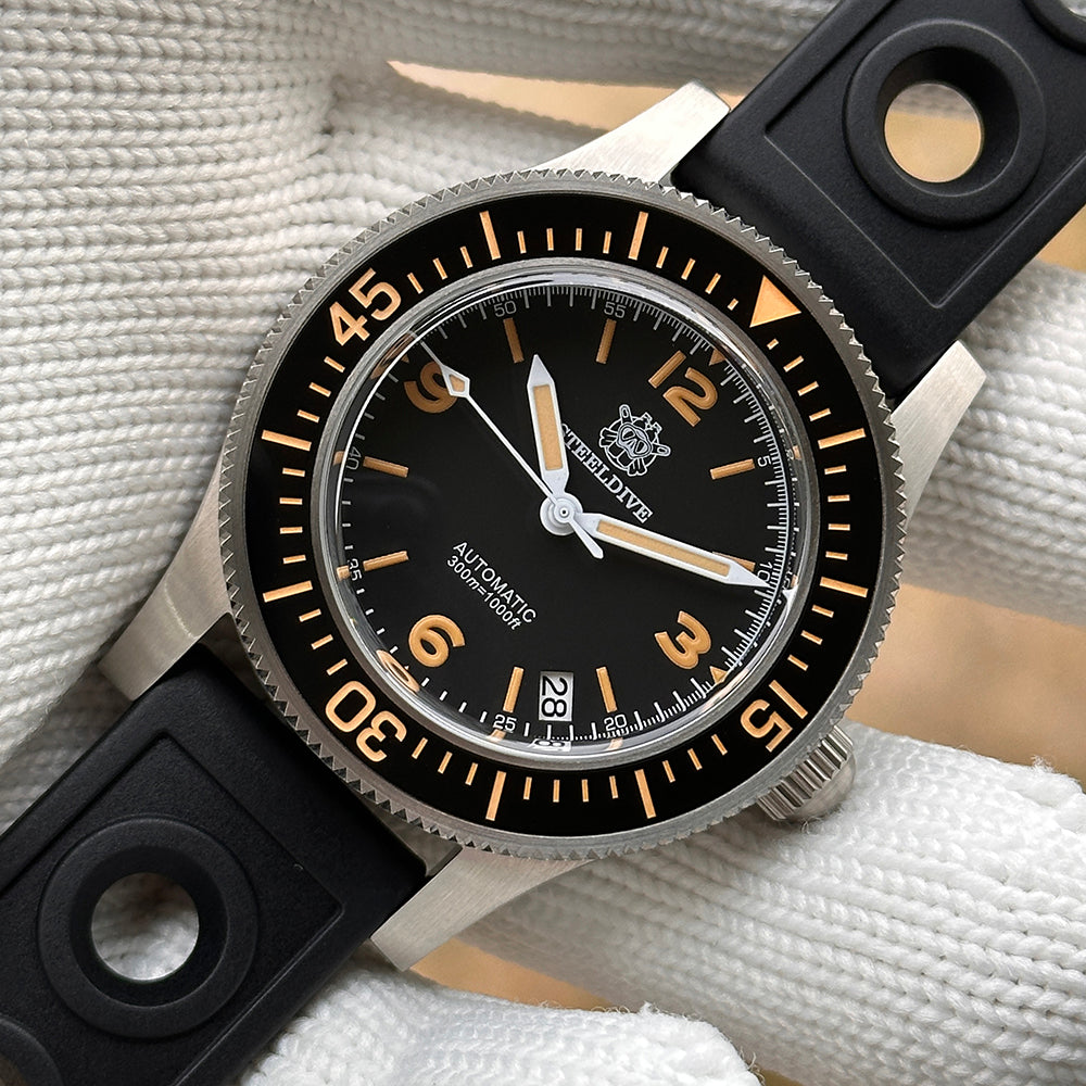 STEELDIVE SD1952V dive watch — variant 52V-Y-HR stock photo