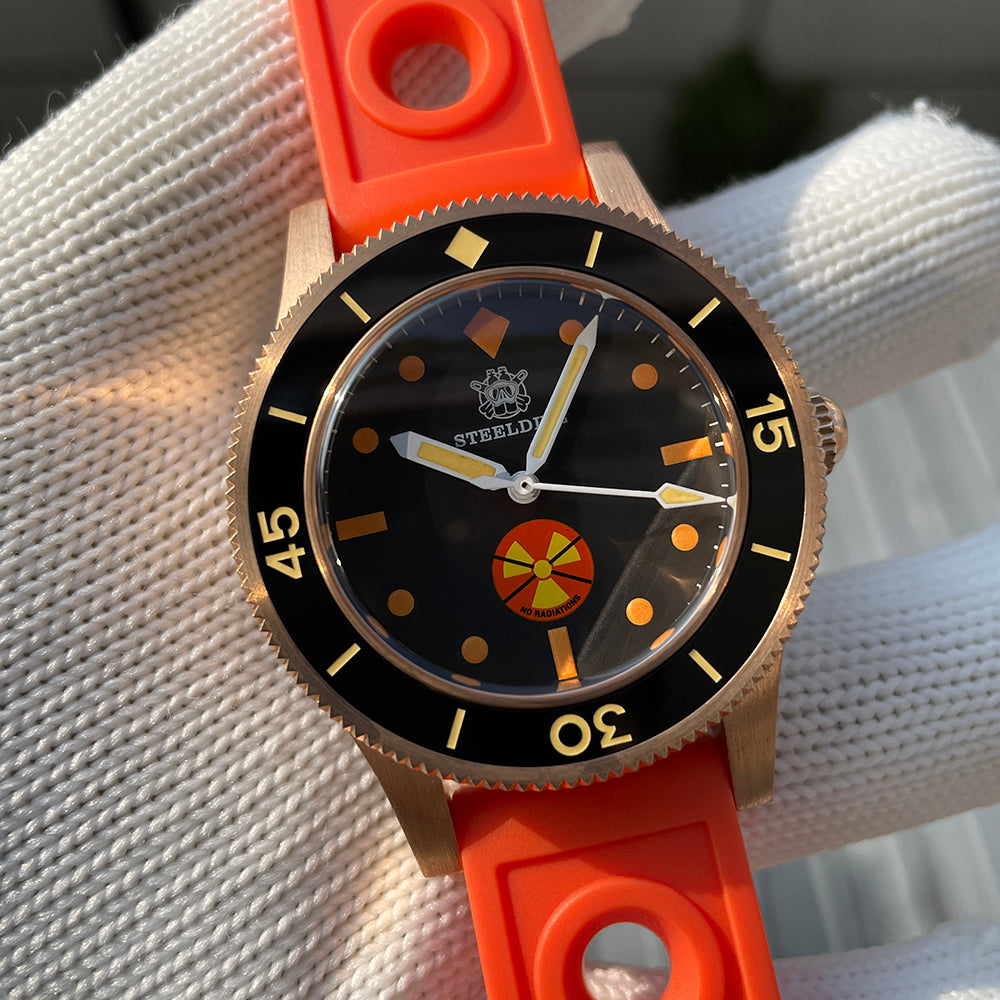 STEELDIVE SD1952VS dive watch — variant 52VS-C-OR-TK stock photo