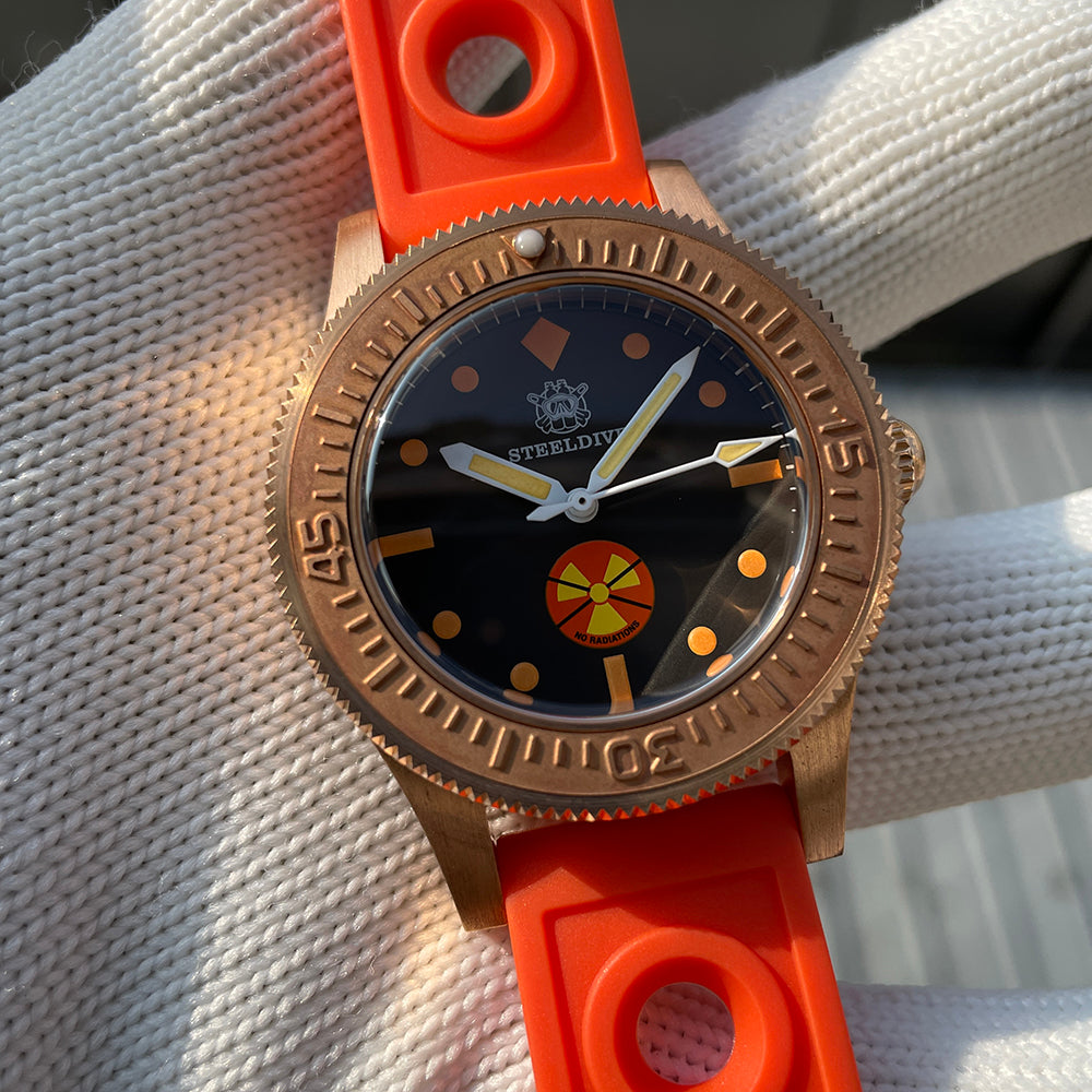 STEELDIVE SD1952VS dive watch — variant 52VS-T-OR-TK stock photo