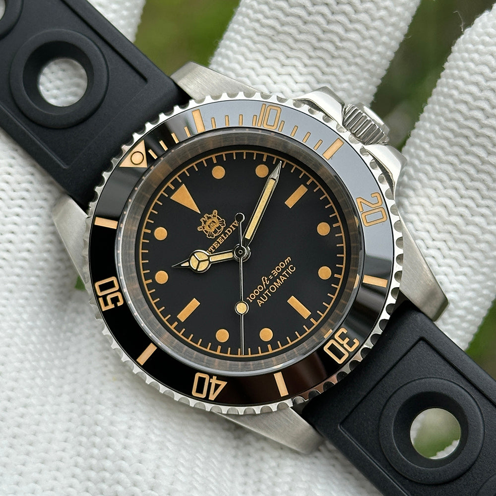 STEELDIVE SD1954V dive watch — variant 54V-HR stock photo