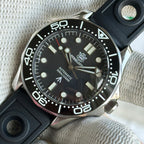 STEELDIVE SD1957L black dial on a black rally-style rubber strap, dial marked Automatic 300m/1000ft