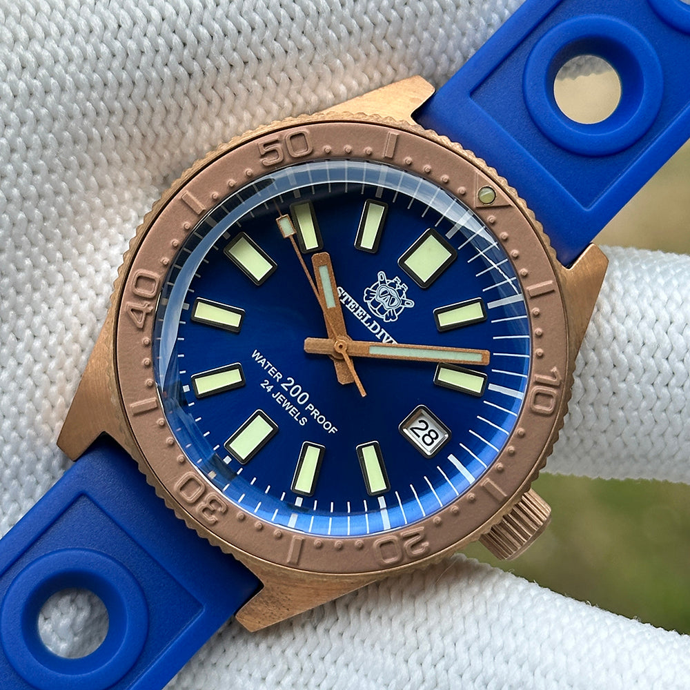 STEELDIVE SD1962S dive watch — variant 62S-BL-LR stock photo