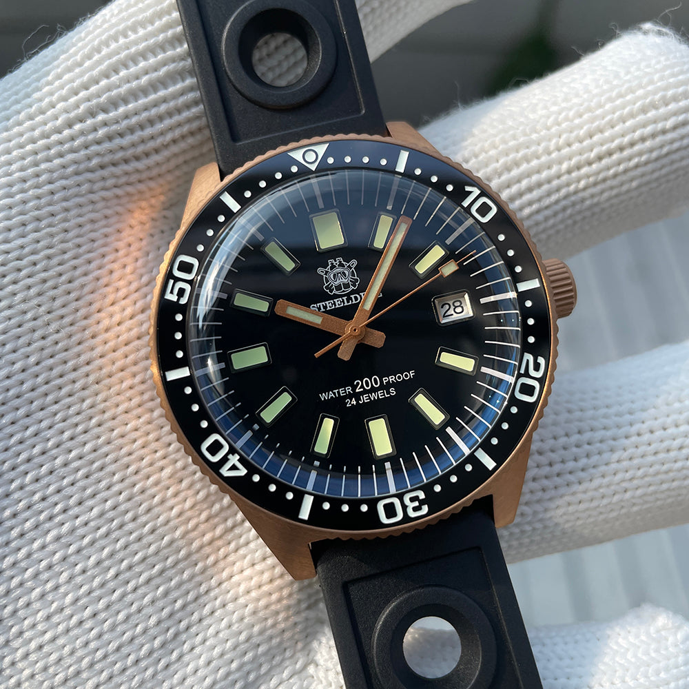 Steeldive SD1962S bronze diver watch, black dial and black ceramic bezel, front view