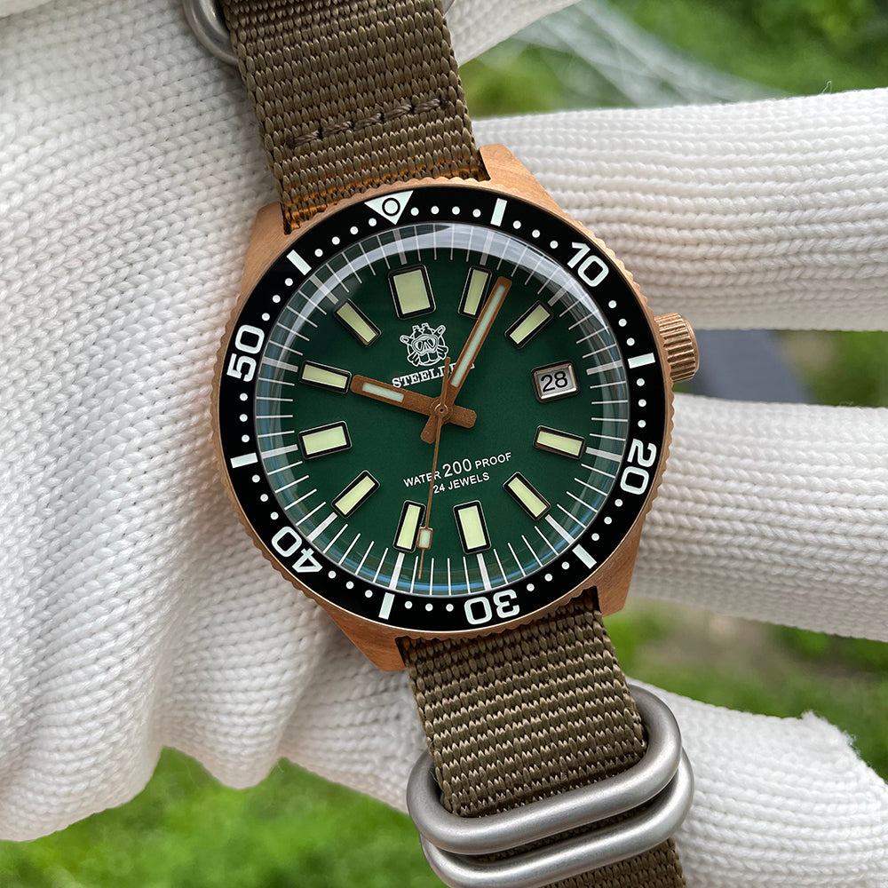 STEELDIVE SD1962S dive watch — variant 62S-NC-KN stock photo