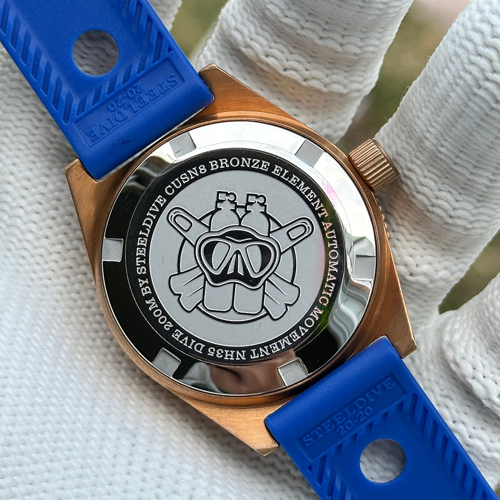 Steeldive SD1962S engraved caseback with diver helmet motif and CuSn8 bronze NH35 200M markings